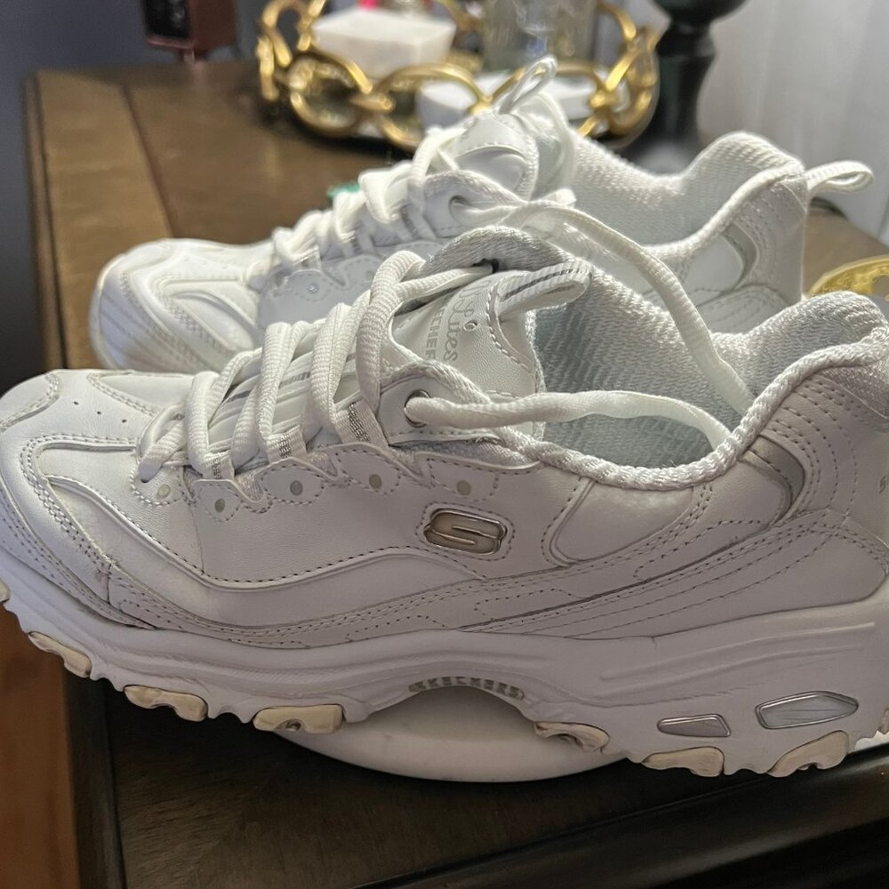 Skechers Women's Size 6.5 Wide